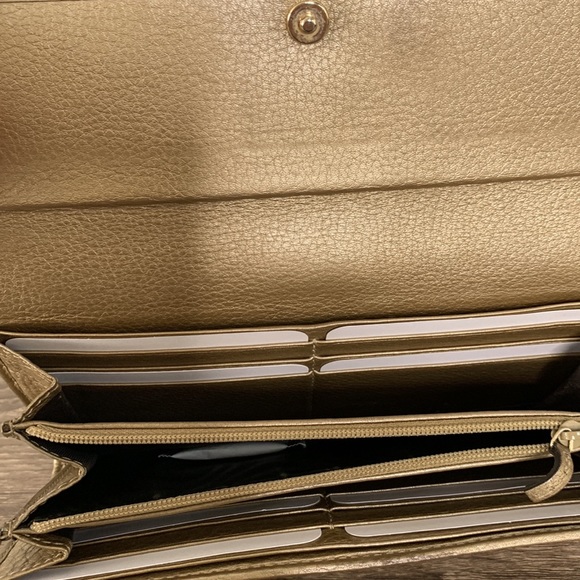 Gucci Canvas Wallet-Reposhed from my friend-See details below please! - Picture 6 of 16